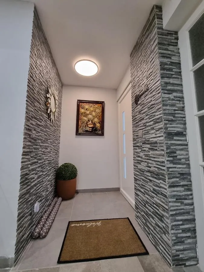 Villa Flora Superior Apartment Cabris