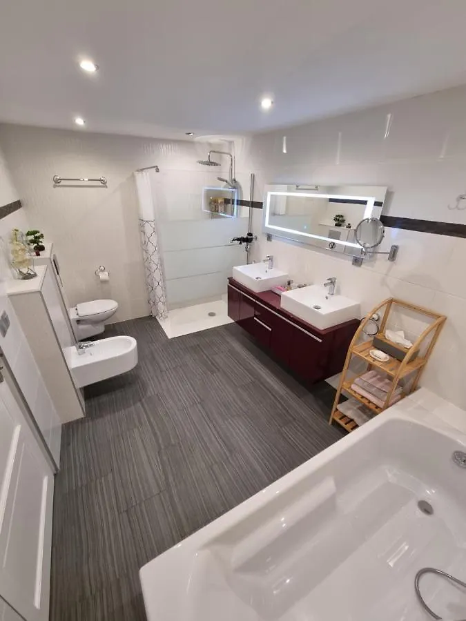 Villa Flora Superior Apartment Cabris