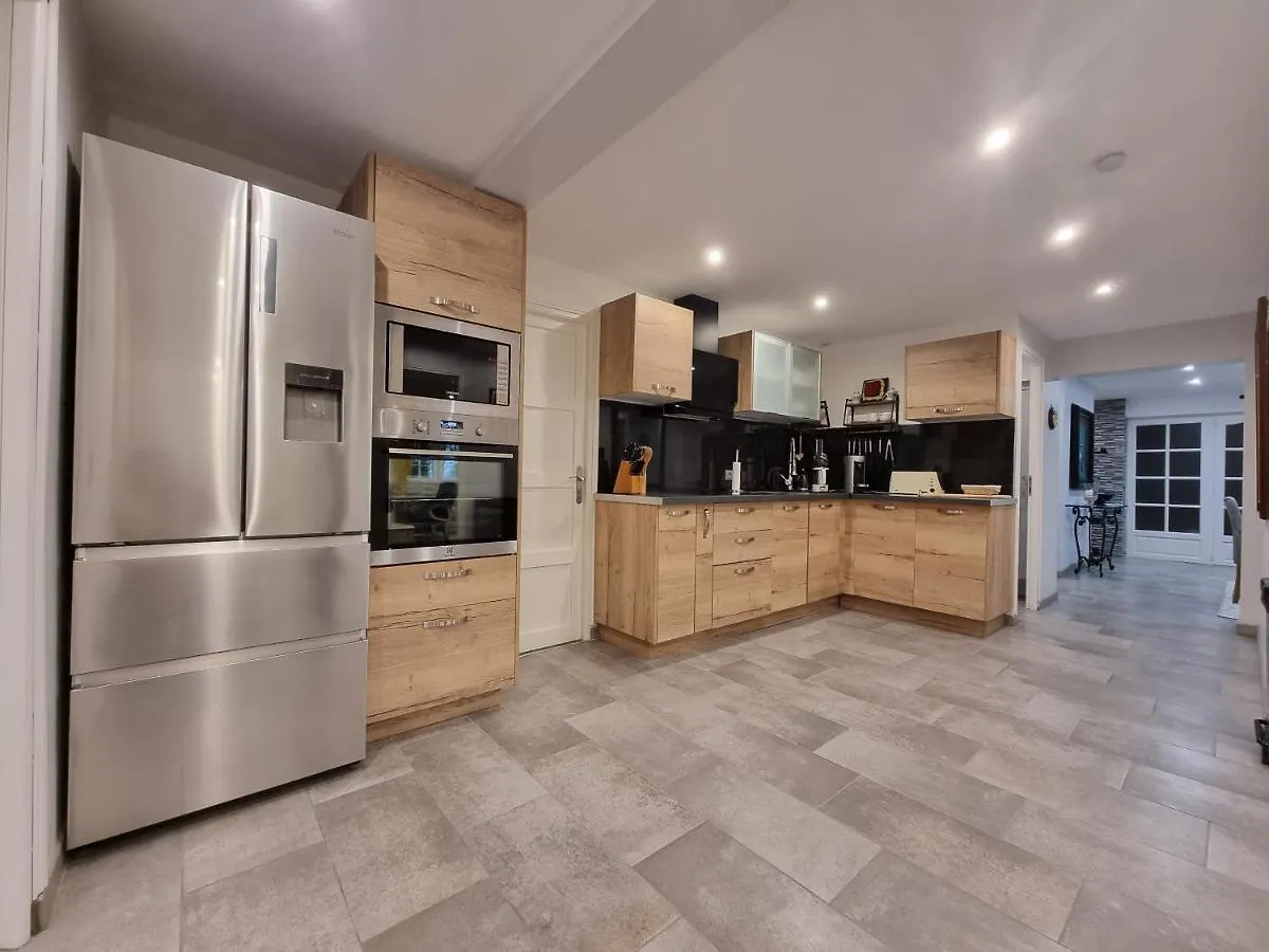 Villa Flora Superior Apartment location